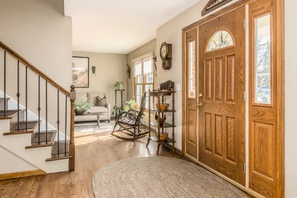 282 Waterford DR, Lake Zurich, IL 60047