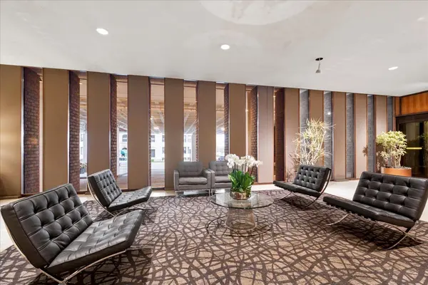 6033 N Sheridan RD #34M, Chicago, IL 60660