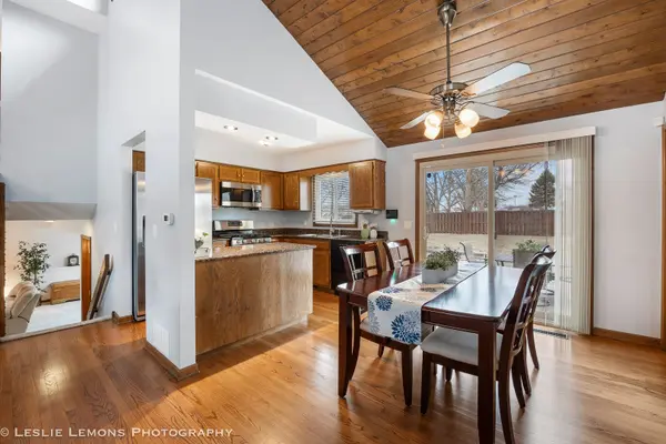 2469 Lakeside DR, Aurora, IL 60504
