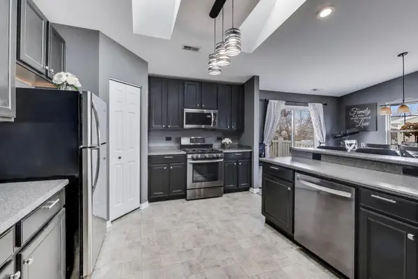 1552 Matthew DR #1552, Algonquin, IL 60102