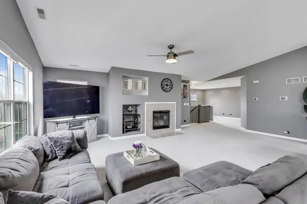 1552 Matthew DR #1552, Algonquin, IL 60102