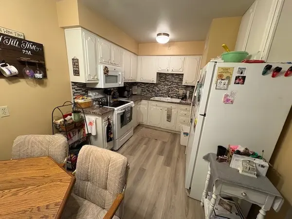940 17th ST #7, Moline, IL 61265