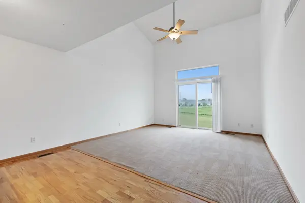1071 Alexandria DR #1071, Sycamore, IL 60178