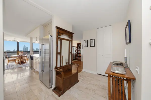 360 E RANDOLPH ST #2902, Chicago, IL 60601