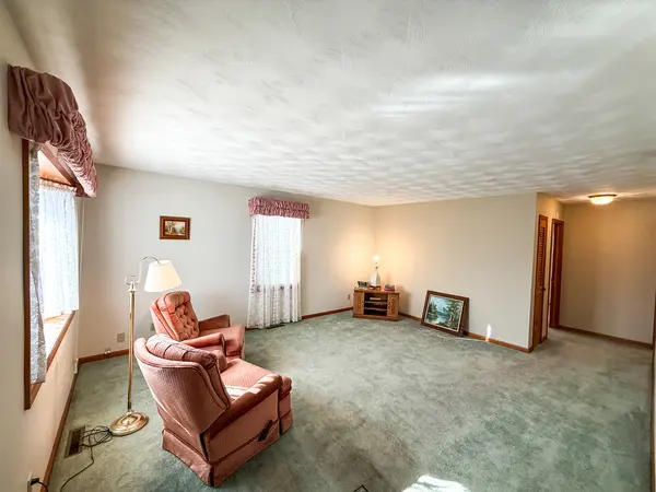 218 S 3rd ST SW, Clay City, IL 62824