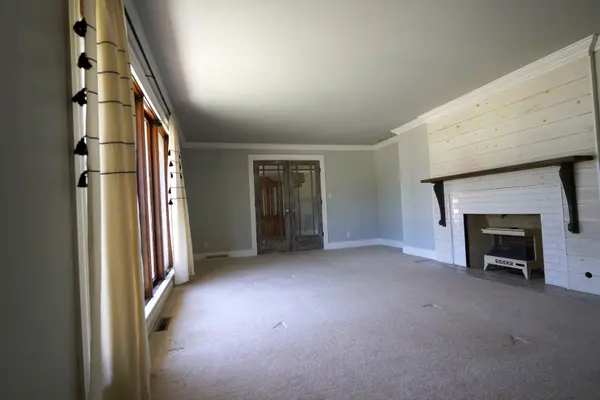 2 Golfview PL, Dekalb, IL 60115