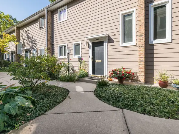 315 Hawthorn AVE #E, Glencoe, IL 60022