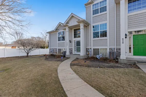 922 Summit Creek DR, Shorewood, IL 60404