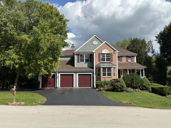 6414 Kingsbridge DR, Cary, IL 60013