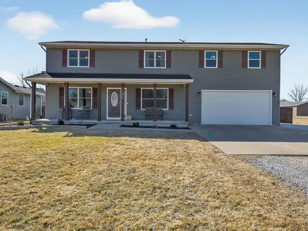 955 E 4th ST, Coal City, IL 60416