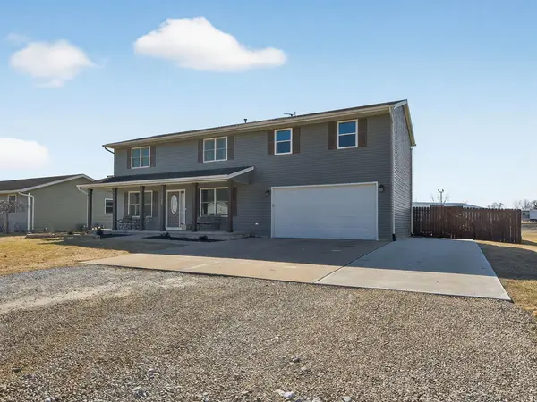 955 E 4th ST, Coal City, IL 60416