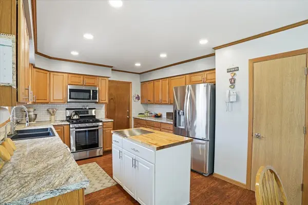 38546 N Pine AVE, Beach Park, IL 60099