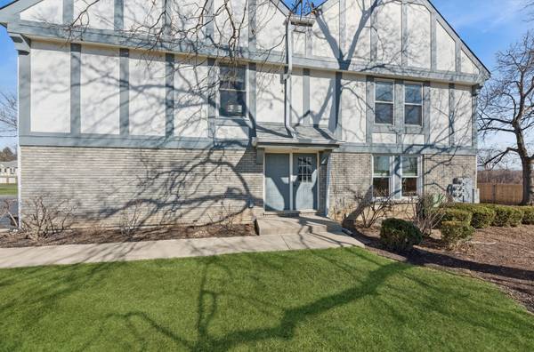 120 W Golf RD #A, Libertyville, IL 60048