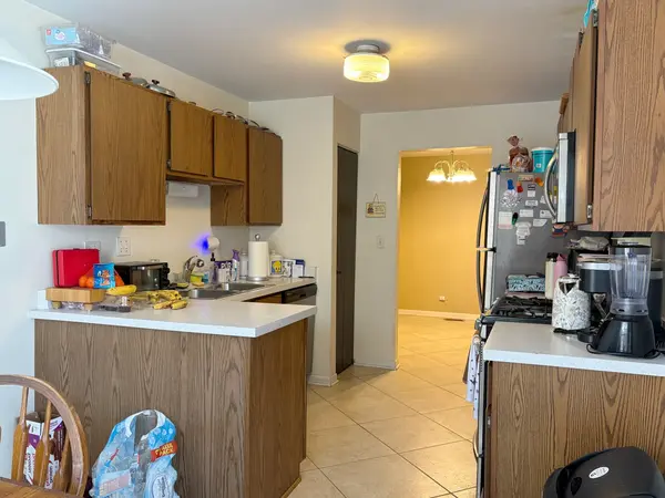 2830 Northampton DR #A1, Rolling Meadows, IL 60008