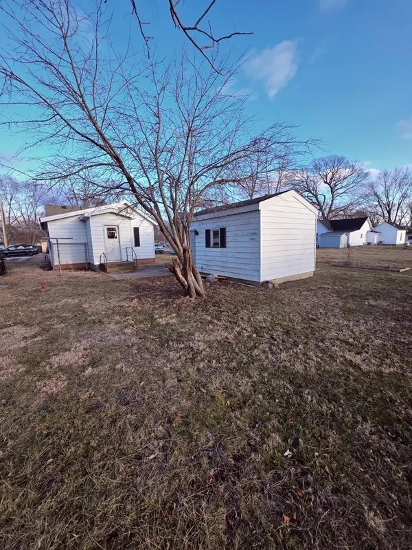 217 S Missouri ST, Atwood, IL 61913