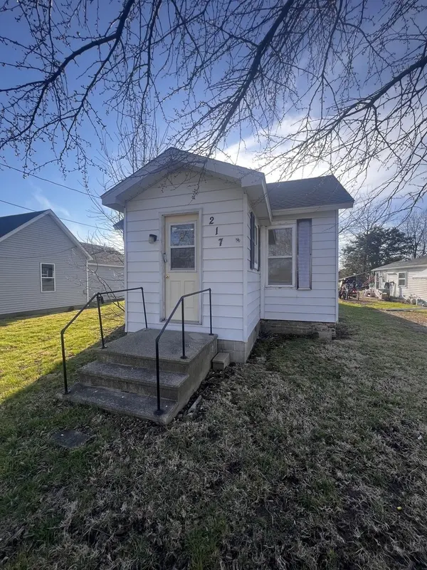 217 S Missouri ST, Atwood, IL 61913