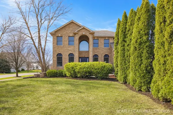 208 Amherst CT, Oswego, IL 60543