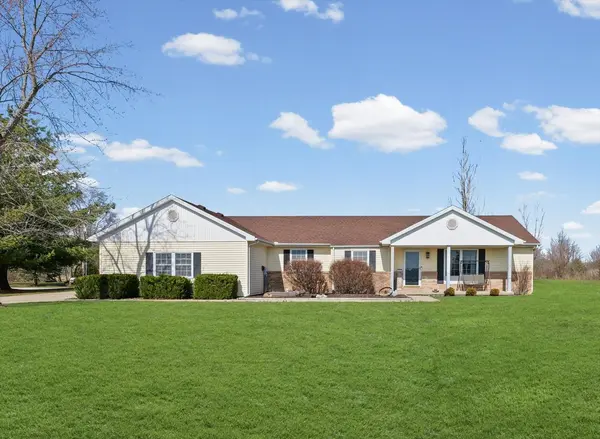 29 Falcon PASS, Camargo, IL 61919