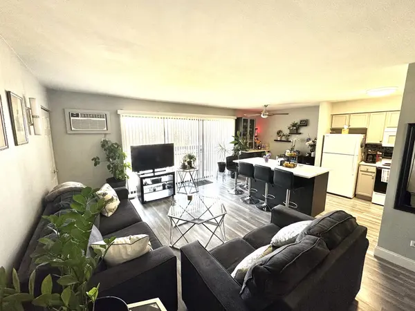 259 W Court Of Shorewood #2A, Vernon Hills, IL 60061