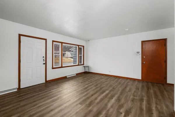 612 WAVERLY RD, Davenport, IA 52804