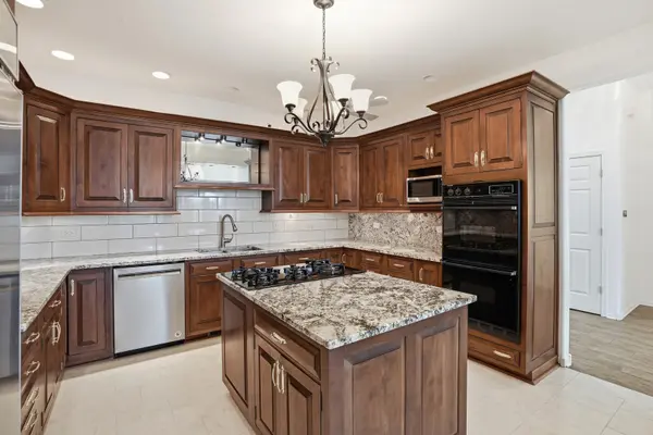 525 Highlington CT, Beecher, IL 60401