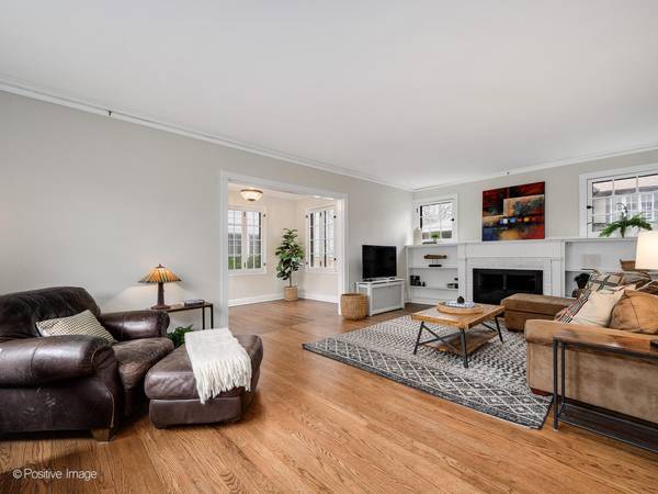 802 Clinton PL, Evanston, IL 60201