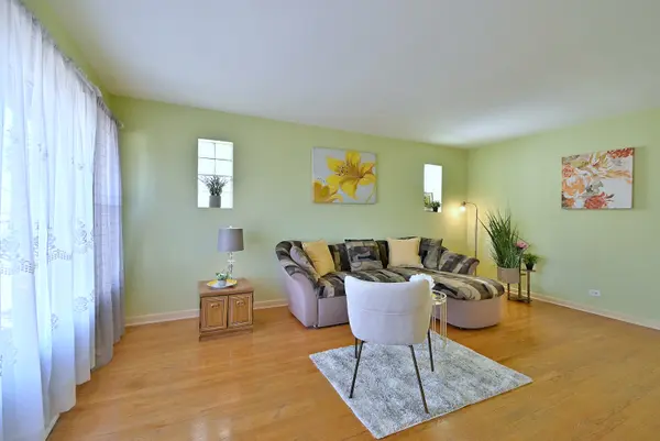 5247 N Mulligan AVE, Chicago, IL 60630