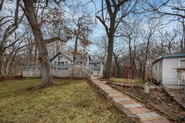 5802 Wonder Woods DR, Wonder Lake, IL 60097