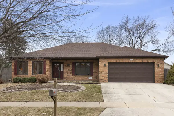 1653 Kenyon DR, Naperville, IL 60565