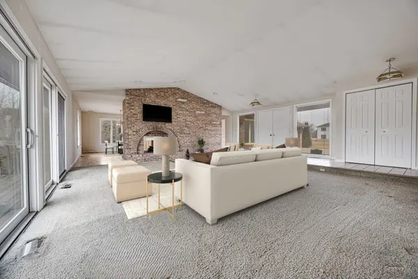 13 Lexington RD, South Barrington, IL 60010