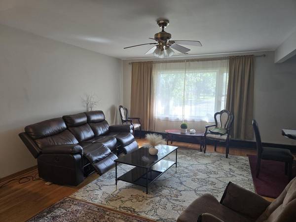 8936 Ozark AVE, Morton Grove, IL 60053