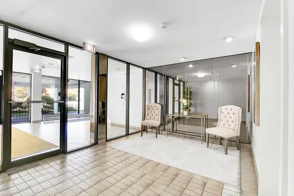 7131 N Caldwell AVE #4S, Chicago, IL 60646