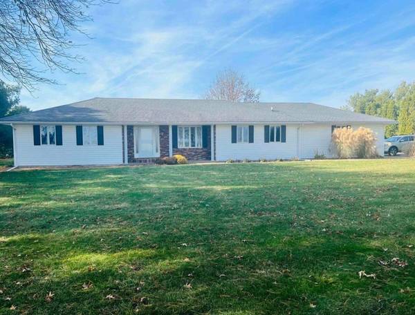 17830 E 1600th ST, Bushnell, IL 61422
