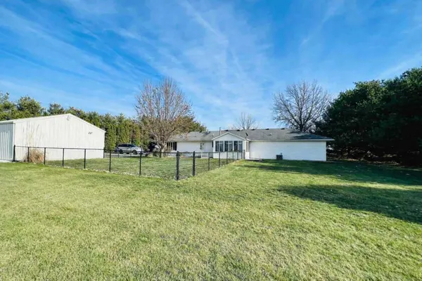 17830 E 1600th ST, Bushnell, IL 61422