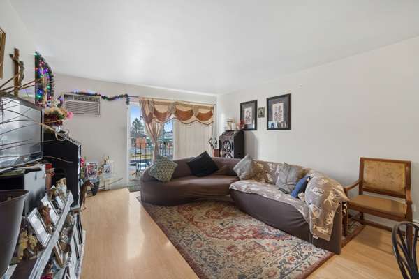 3 E Dundee Quarter DR #307, Palatine, IL 60074