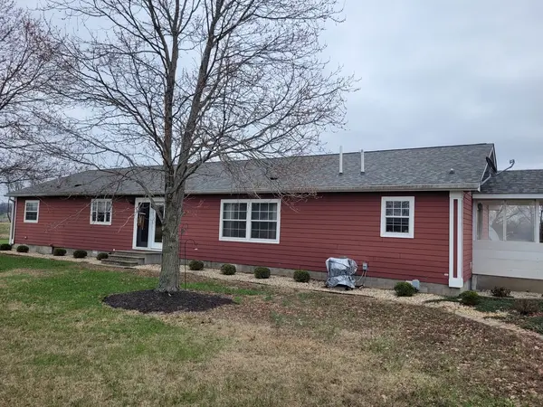 17592 N Seagull LN, Bluford, IL 62814