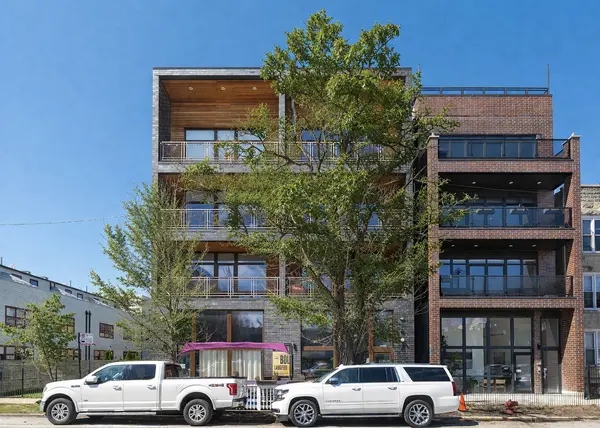 934 N California AVE #2S, Chicago, IL 60622