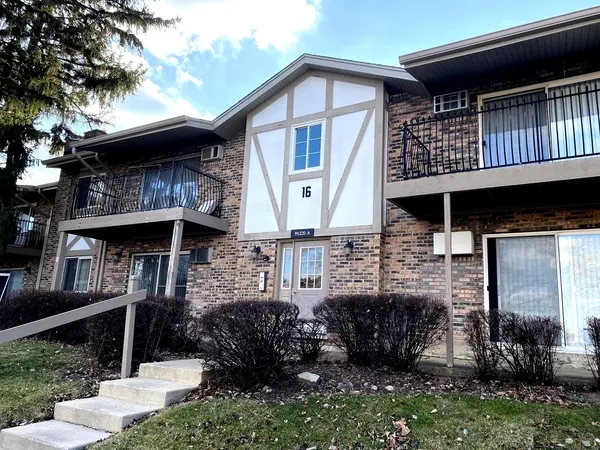 9S220 Lake DR #16-104,  Willowbrook,  IL 60527