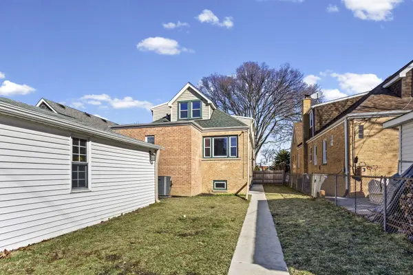 4907 Sherwin AVE, Skokie, IL 60077