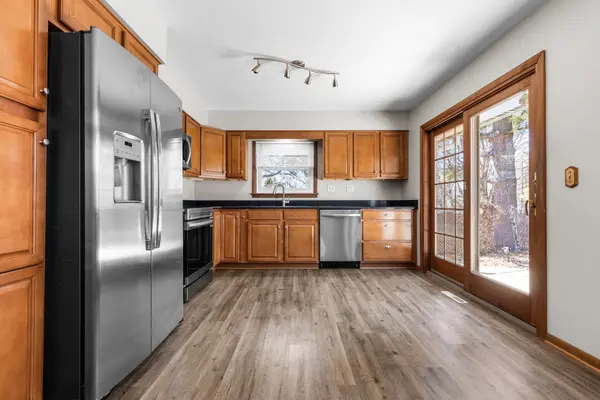 8668 Yosemite DR, Byron, IL 61010