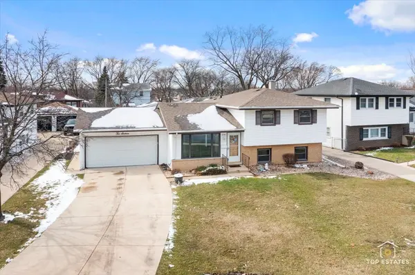 216 S Evergreen AVE, Addison, IL 60101