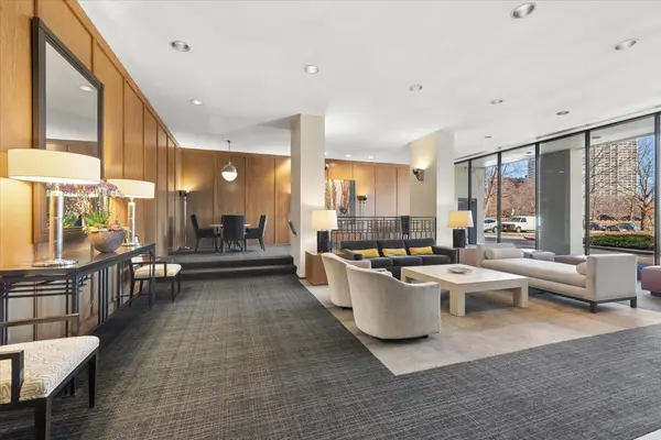 2626 N Lakeview AVE #607, Chicago, IL 60614