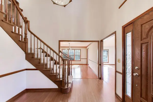 1219 Montego CT, Elk Grove Village, IL 60007