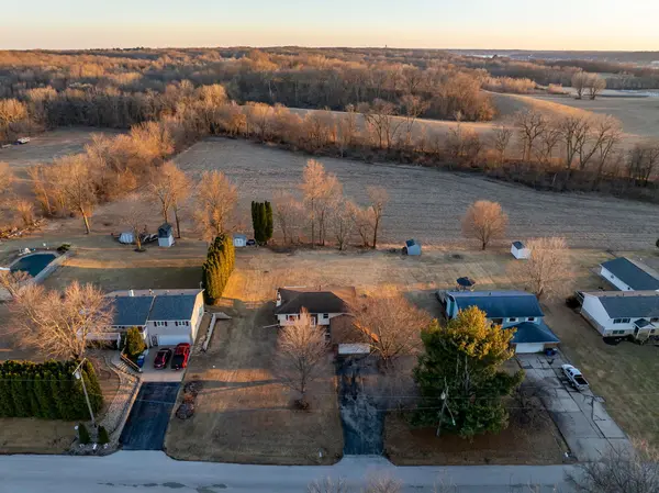 712 FAIRFIELD RD, Port Byron, IL 61275
