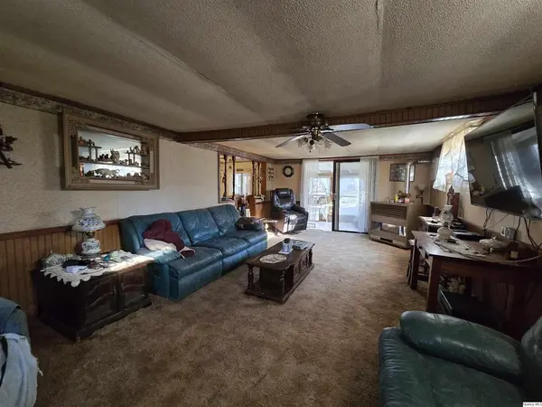 2219 N 1350th Ave., Camp Point, IL 62320