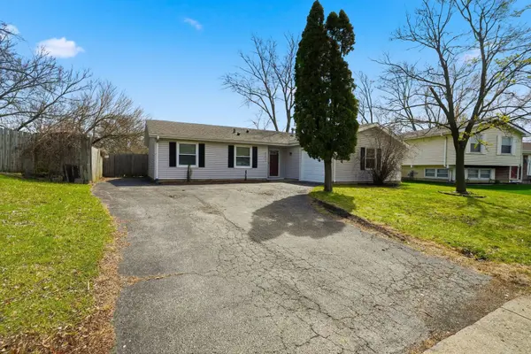 221 Davis LN, Bolingbrook, IL 60440