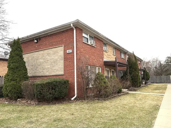210 Linn CT #D, North Aurora, IL 60542