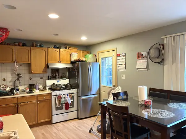 210 Linn CT #D, North Aurora, IL 60542