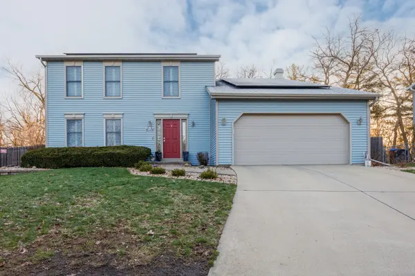 2004 Hidden Lake RD,  Bloomington,  IL 61704