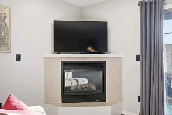 2865 Coral CT #202, Coralville, IA 52241